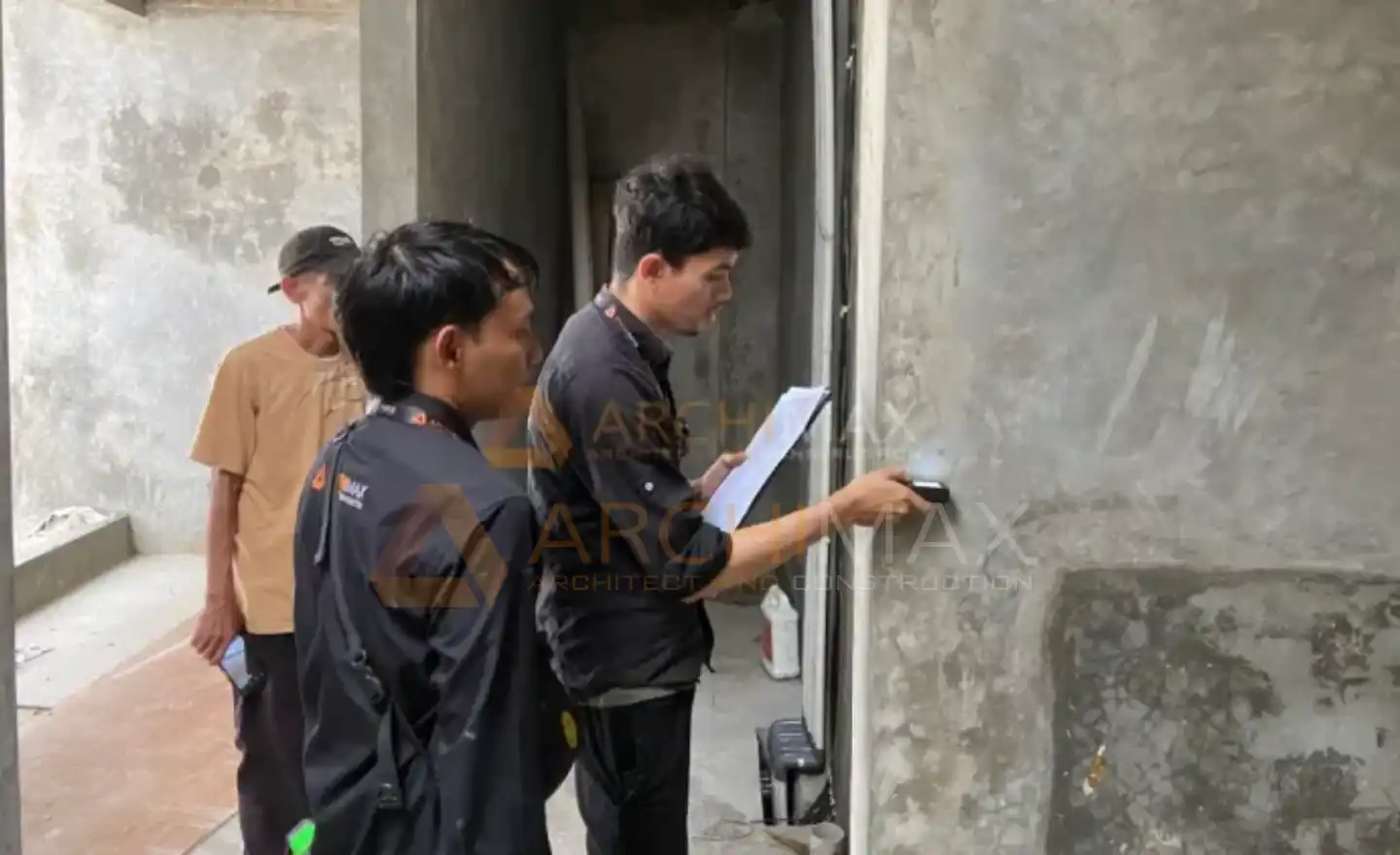 tim melakukan pengawasan dan pengukuran langsung